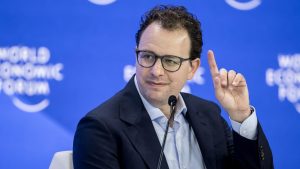 Pour ou contre une pause concertée dans le développement de l'IA pour en garder le contrôle